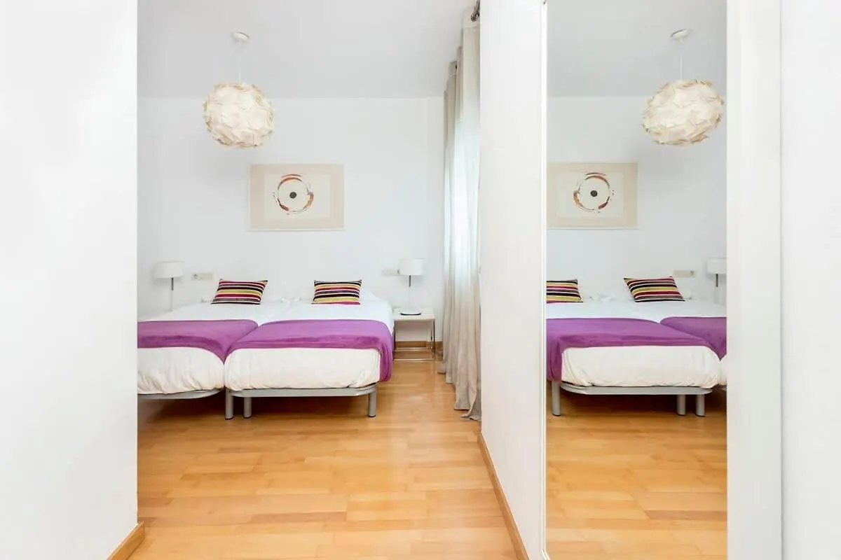 Spacious And Elegant 4 Bedroom With Private Terrace Barcellona 0*,  Spagna