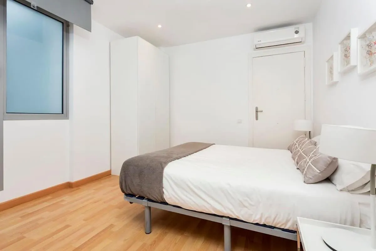 Spacious And Elegant 4 Bedroom With Private Terrace Barcellona Appartamento