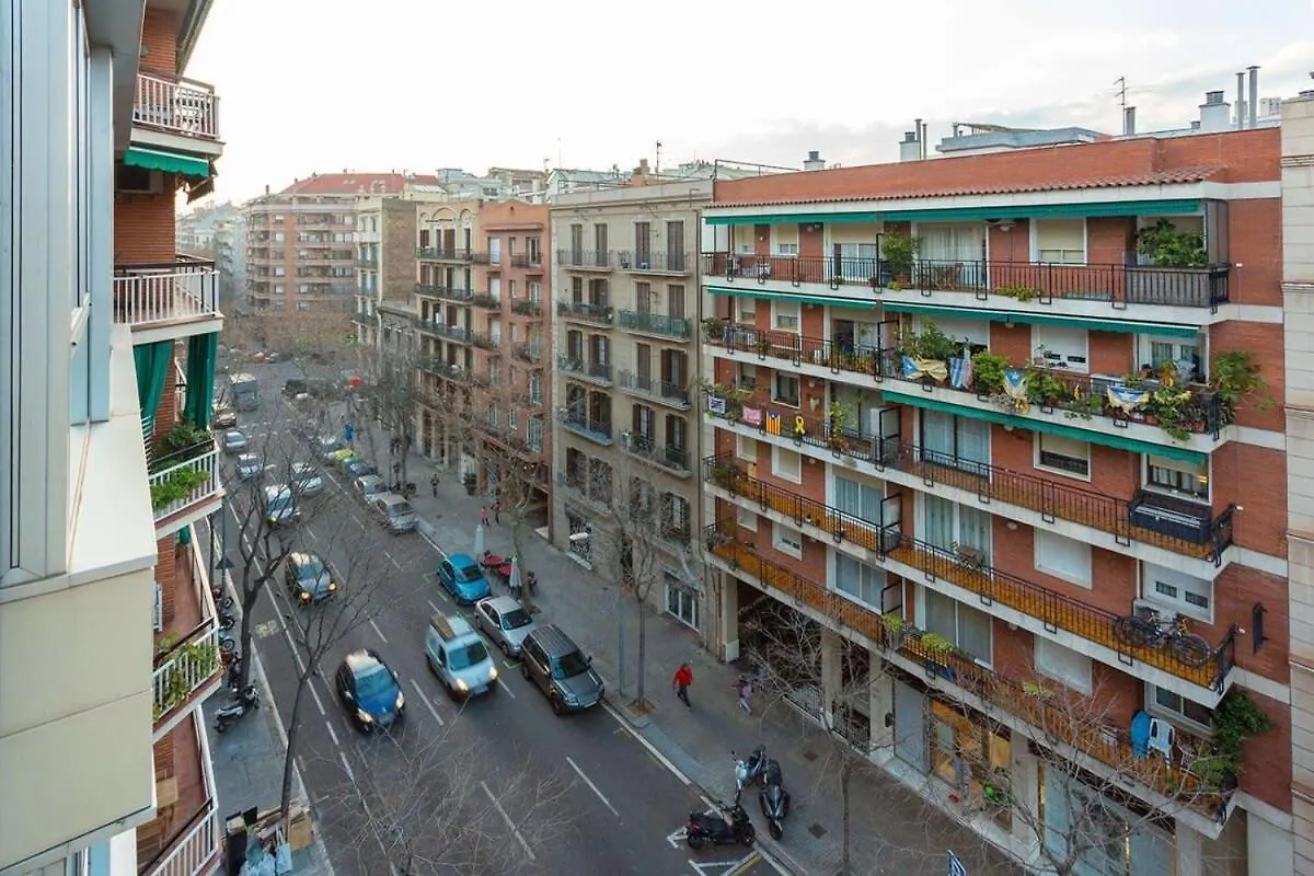 Spacious And Elegant 4 Bedroom With Private Terrace Barcellona