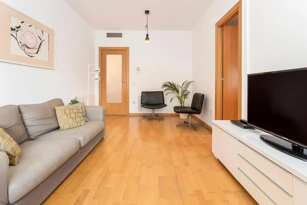 Spacious And Elegant 4 Bedroom With Private Terrace Barcelona